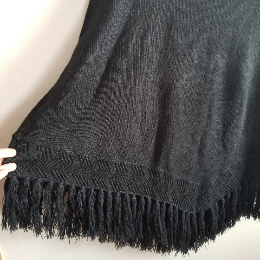 Groggy Black Fringed Knitted Poncho Cowl Neck Sweater Size Small - Picture 6 of 16